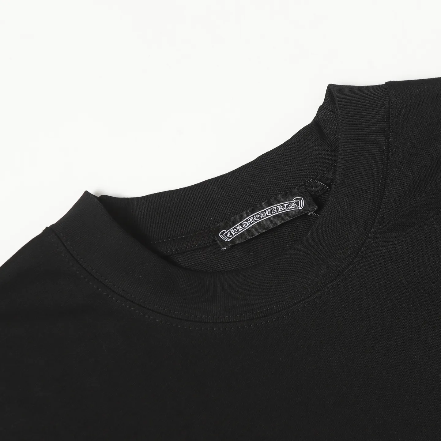 🅿️170 Chrome hearte/Chrome heart ch 25ss early spring new Sanskrit logo short-sleeved T-shirt. A must-have item for daily commuting for men and women in light luxury. The correct version is welcome to compare. Detailed features: ·280 grams of 100% pure cotton double yarn jersey fabric. ·Custom-dyed special thickening in the same vat. 32 count double-strand 1x1 thread. Size: XS-L